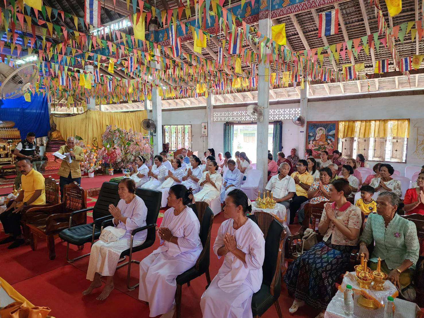 ภาพร่วมพิธีกรรมวัดโคกทราย