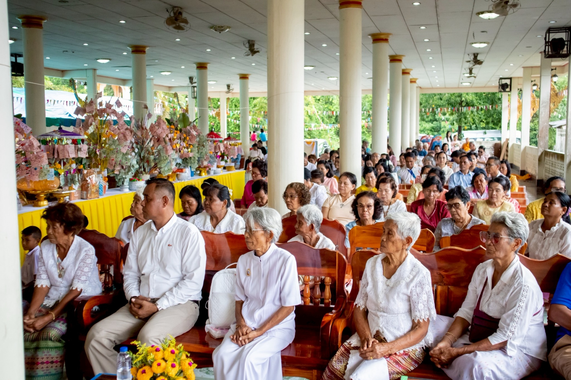 ภาพร่วมพิธีกรรมวัดแหลมจองถนน