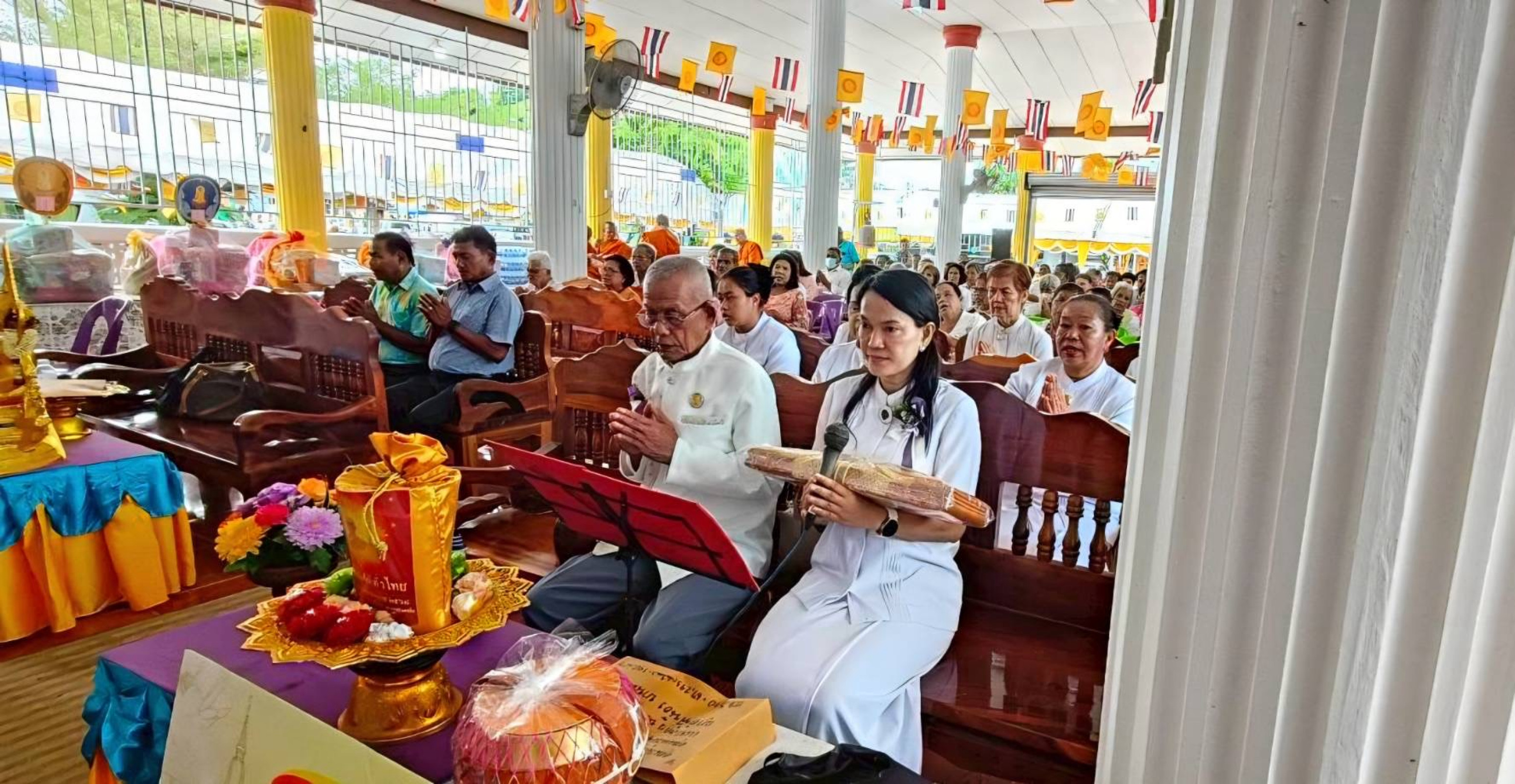 ภาพกล่าวคำถวายกฐินวัดนาหม่อม