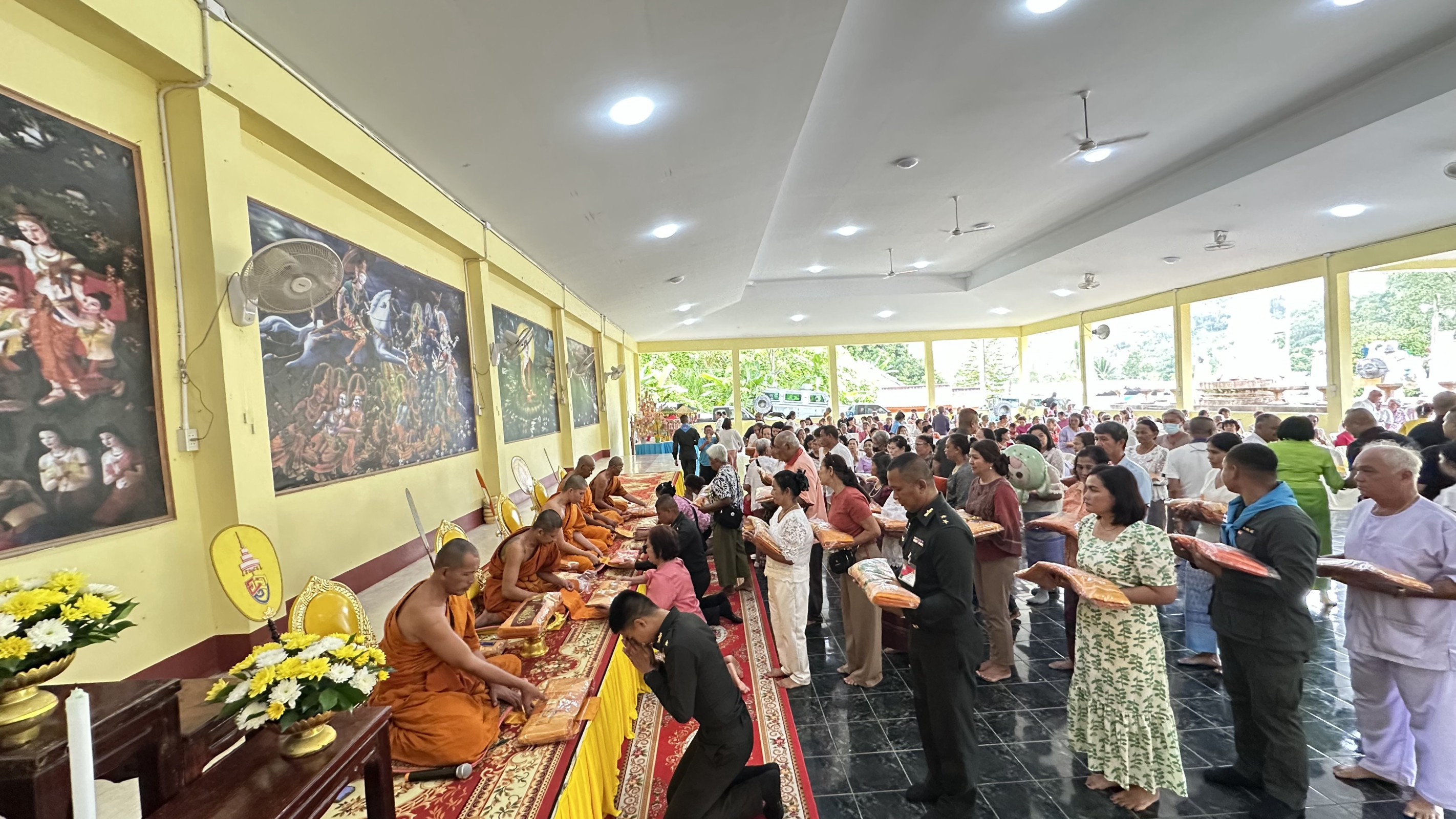 ภาพร่วมพิธีกรรมวัดบ่อหิน