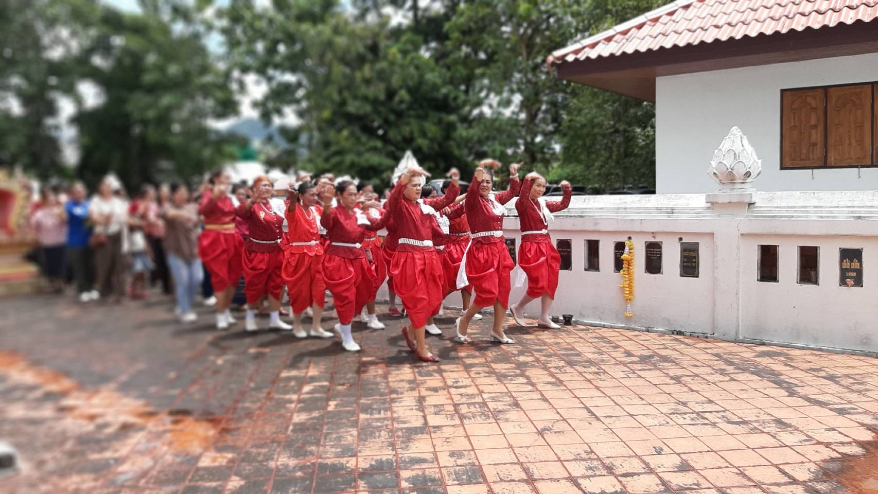 ภาพร่วมพิธีกรรมวัดเนรัญชราวาส