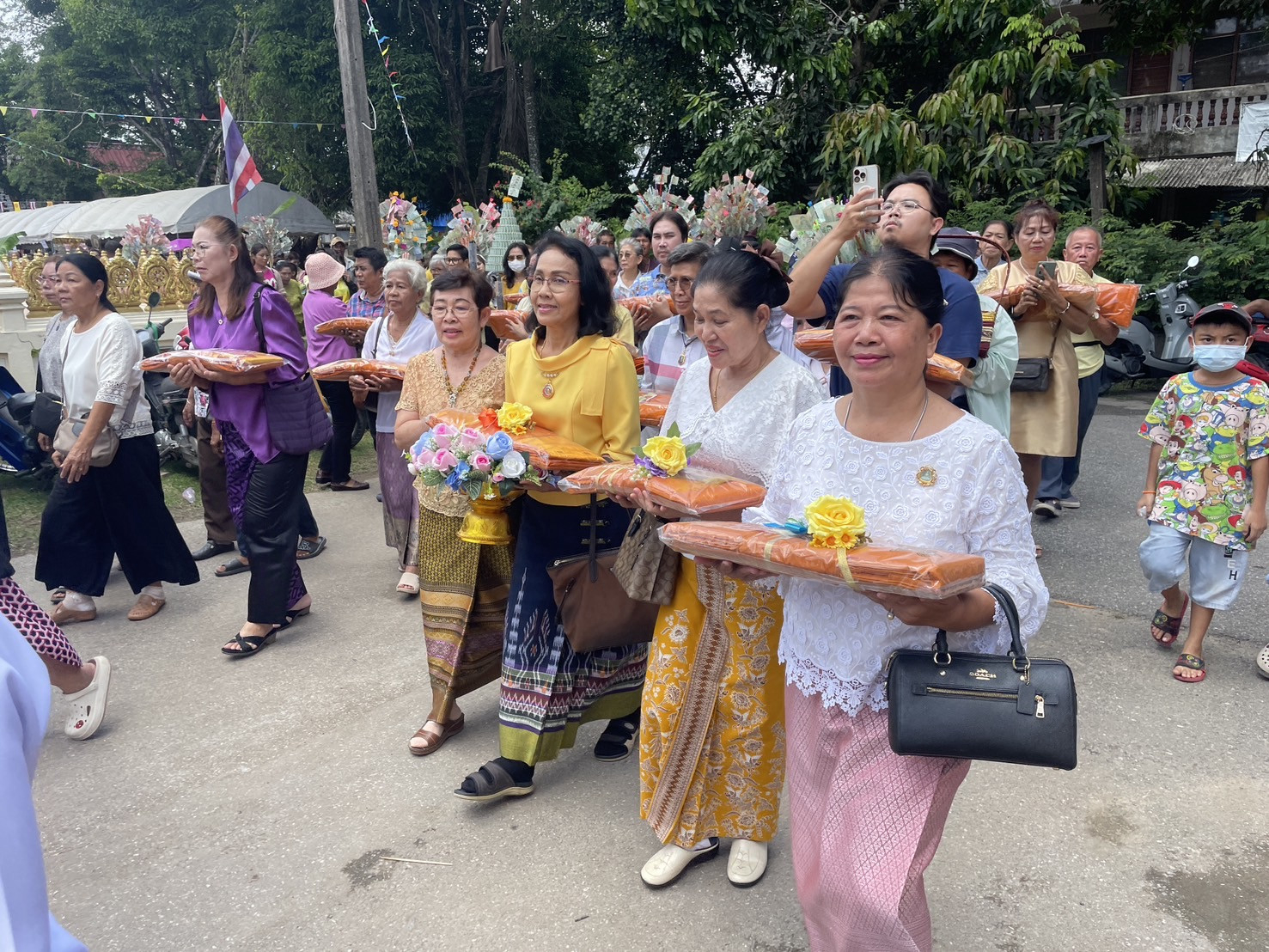 ภาพร่วมพิธีกรรมวัดยะลาธรรมาราม