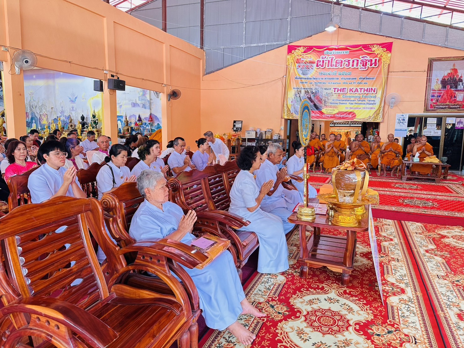 ภาพร่วมพิธีกรรมที่พักสงฆ์จันทรัตนาราม