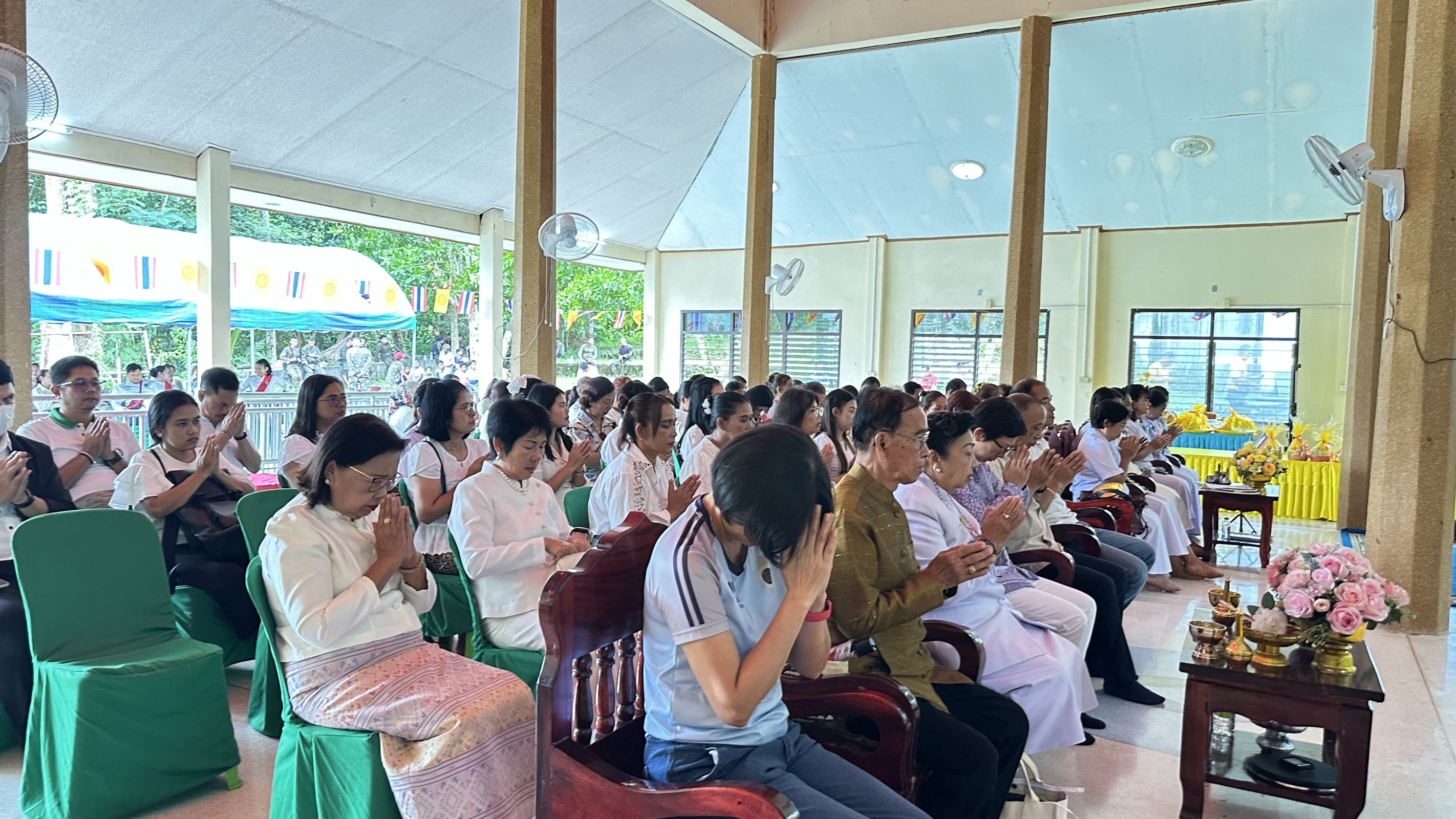 ภาพร่วมพิธีกรรมวัดเขาน้ำตก