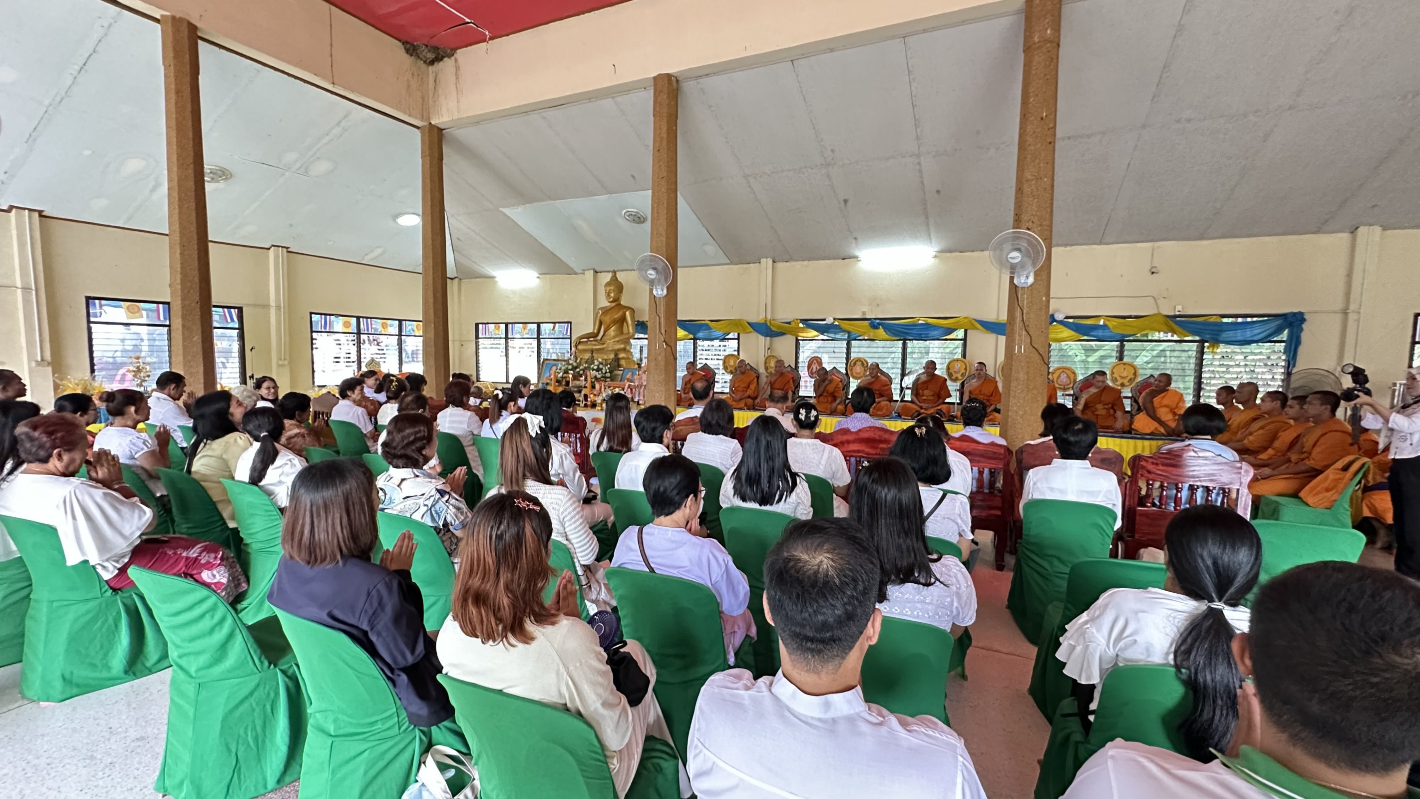 ภาพร่วมพิธีกรรมวัดเขาน้ำตก