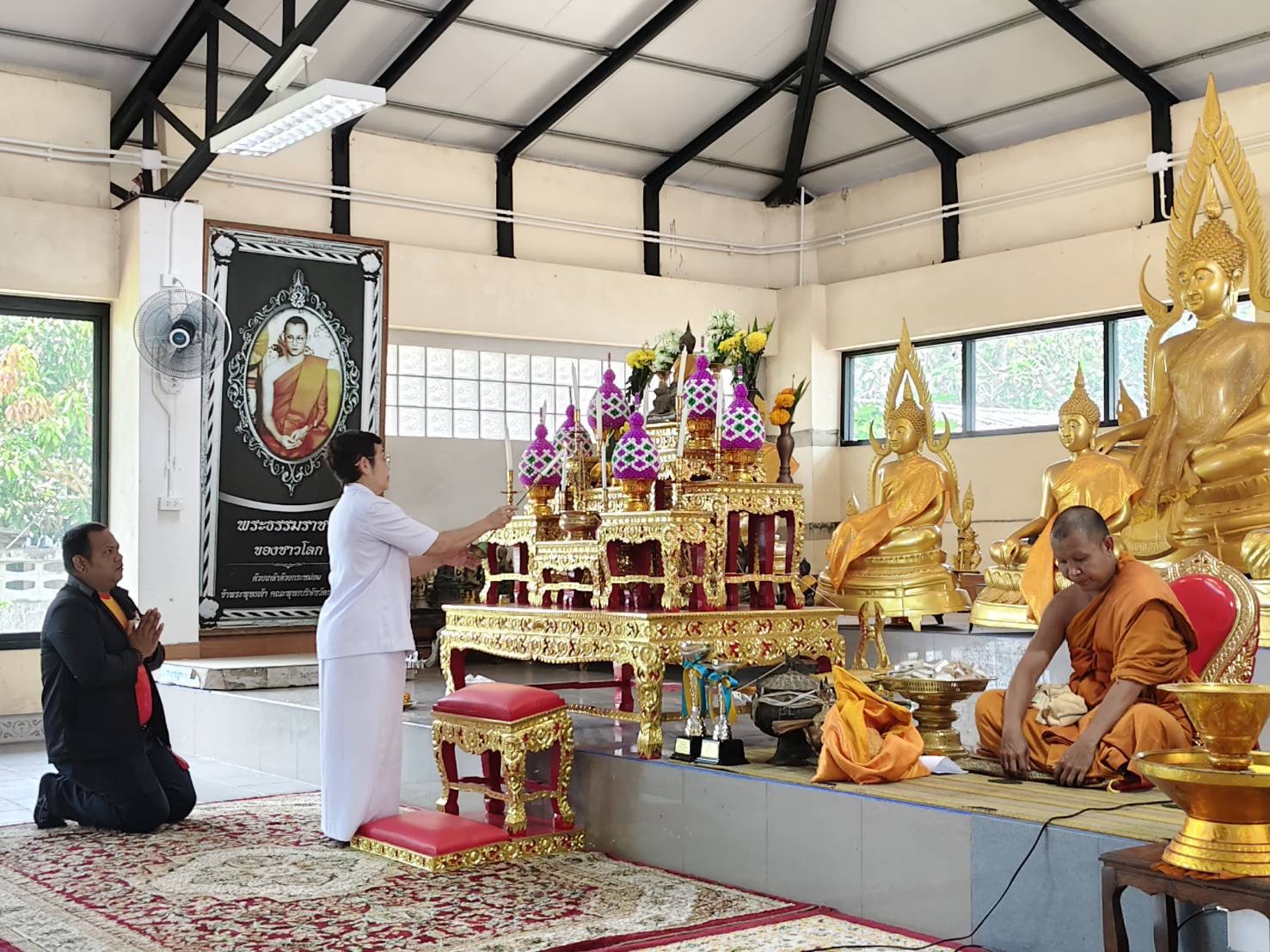 ภาพร่วมพิธีกรรมวัดหลักห้า