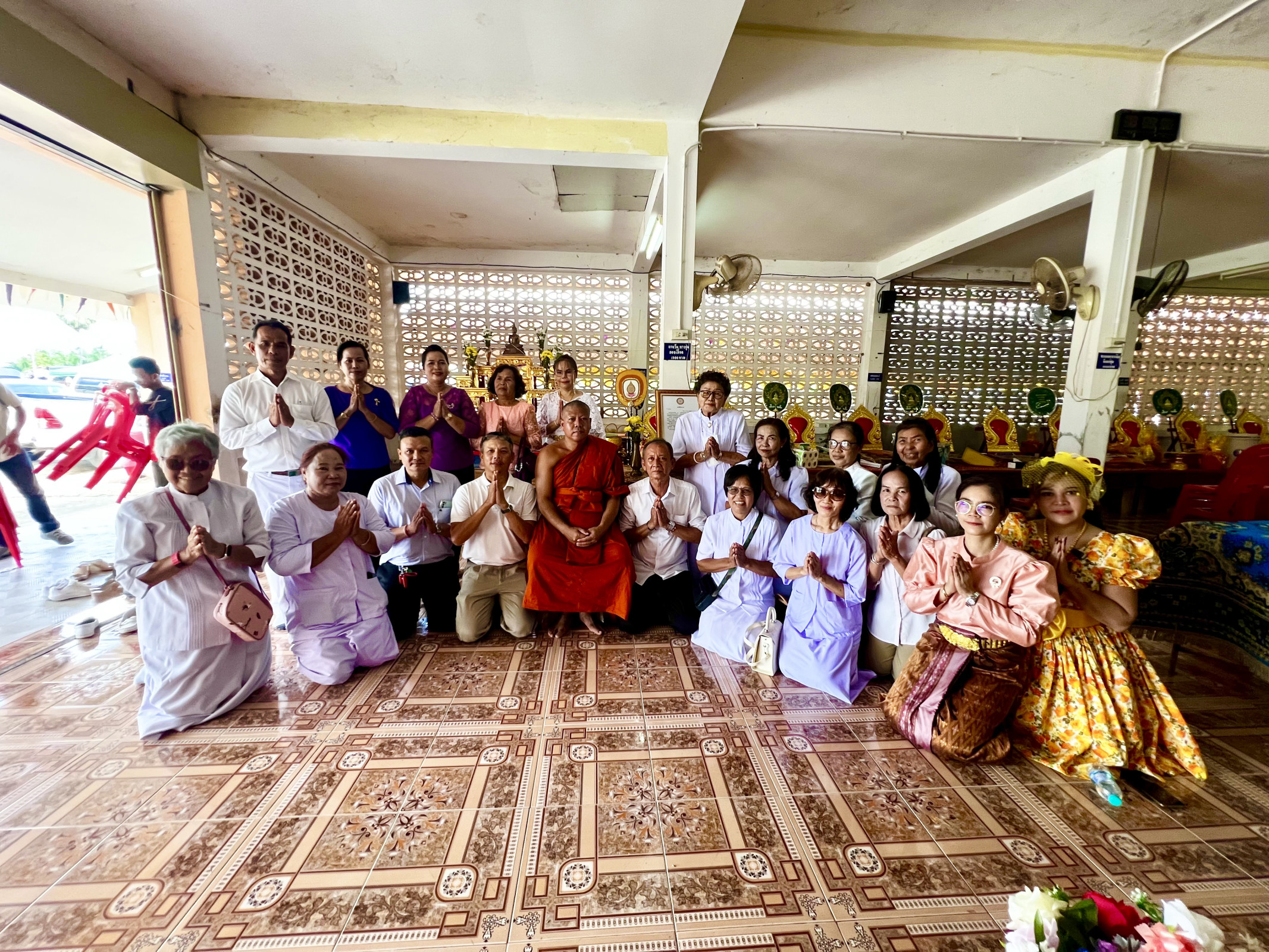 ภาพร่วมพิธีกรรมวัดศาลาธรรม์