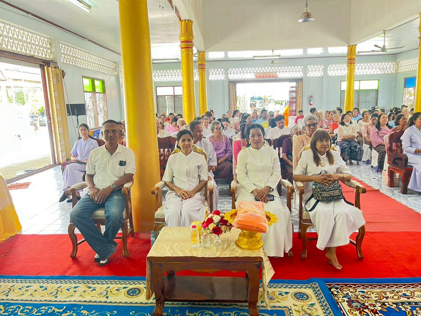 ภาพร่วมพิธีกรรมวัดนางเหล้า