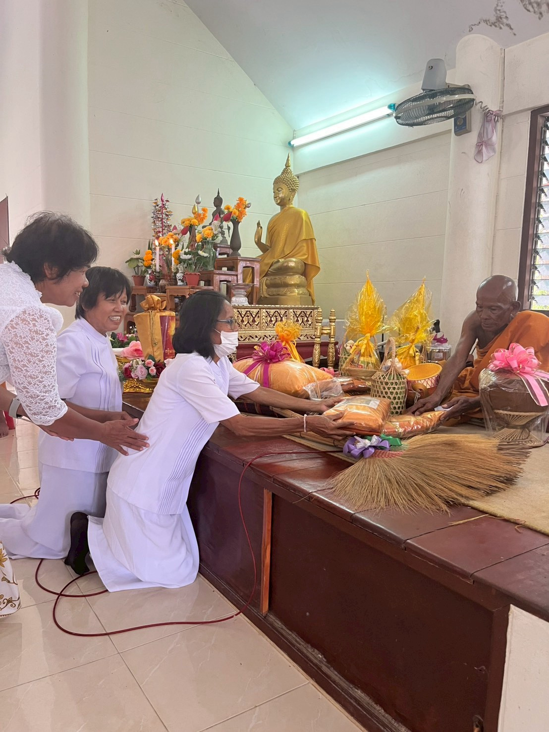 ภาพร่วมพิธีกรรมวัดโคกแห้ว (โคกข่อย)