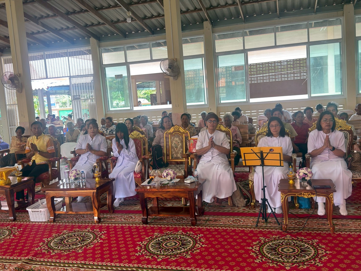 ภาพร่วมพิธีกรรมวัดชลธาร์วาส