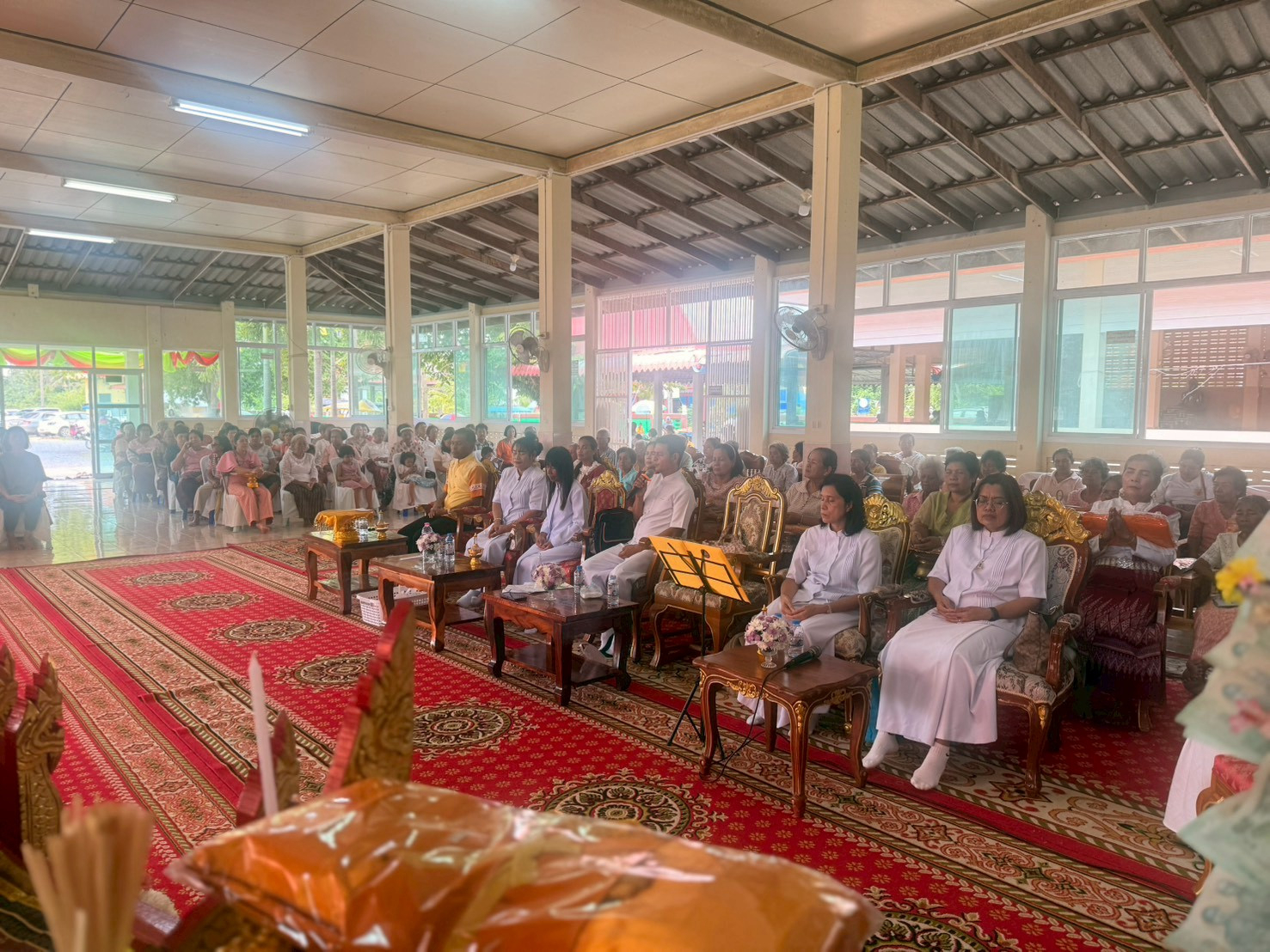 ภาพร่วมพิธีกรรมวัดชลธาร์วาส