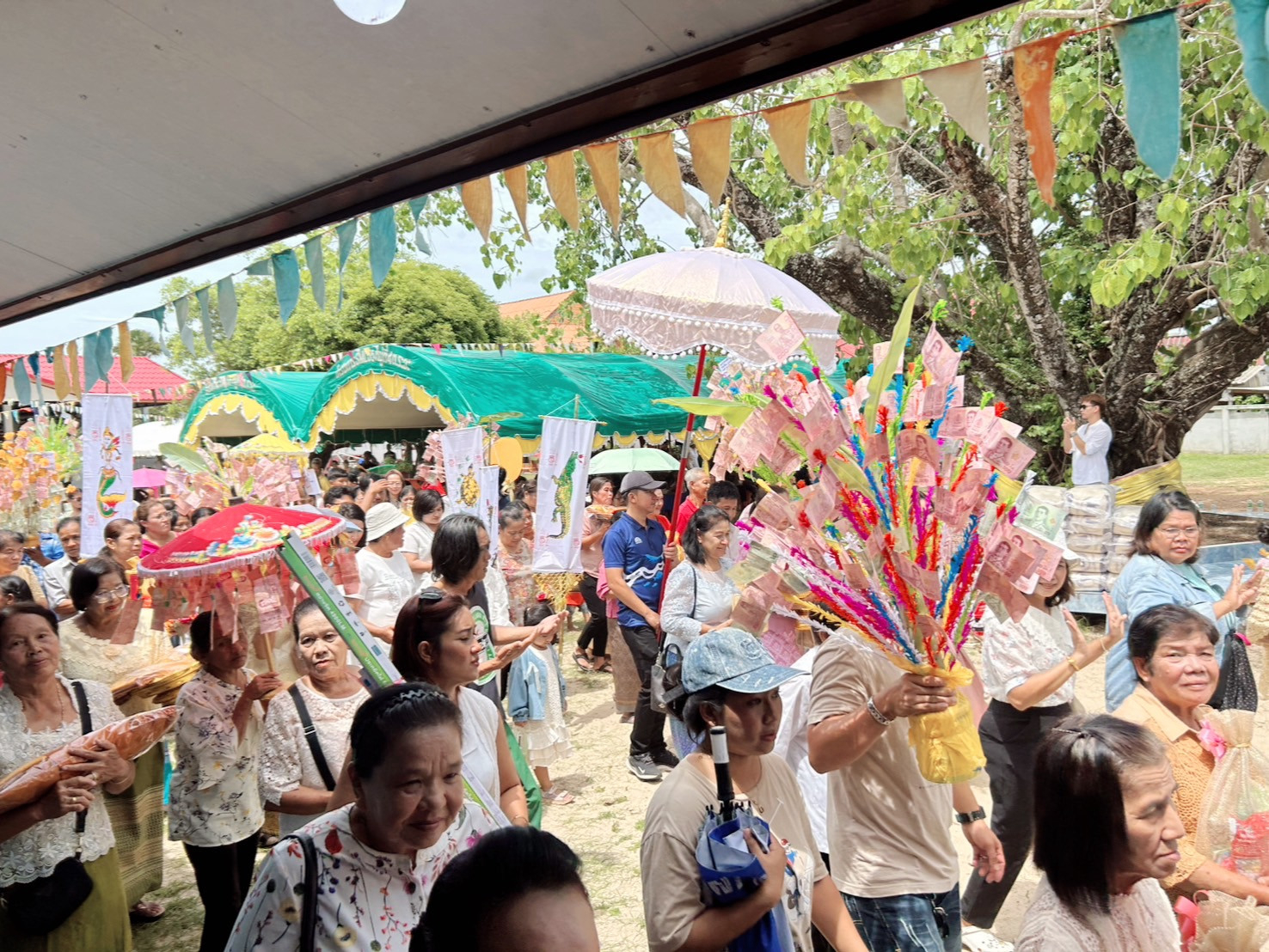 ภาพร่วมพิธีกรรมวัดหัวระวะ