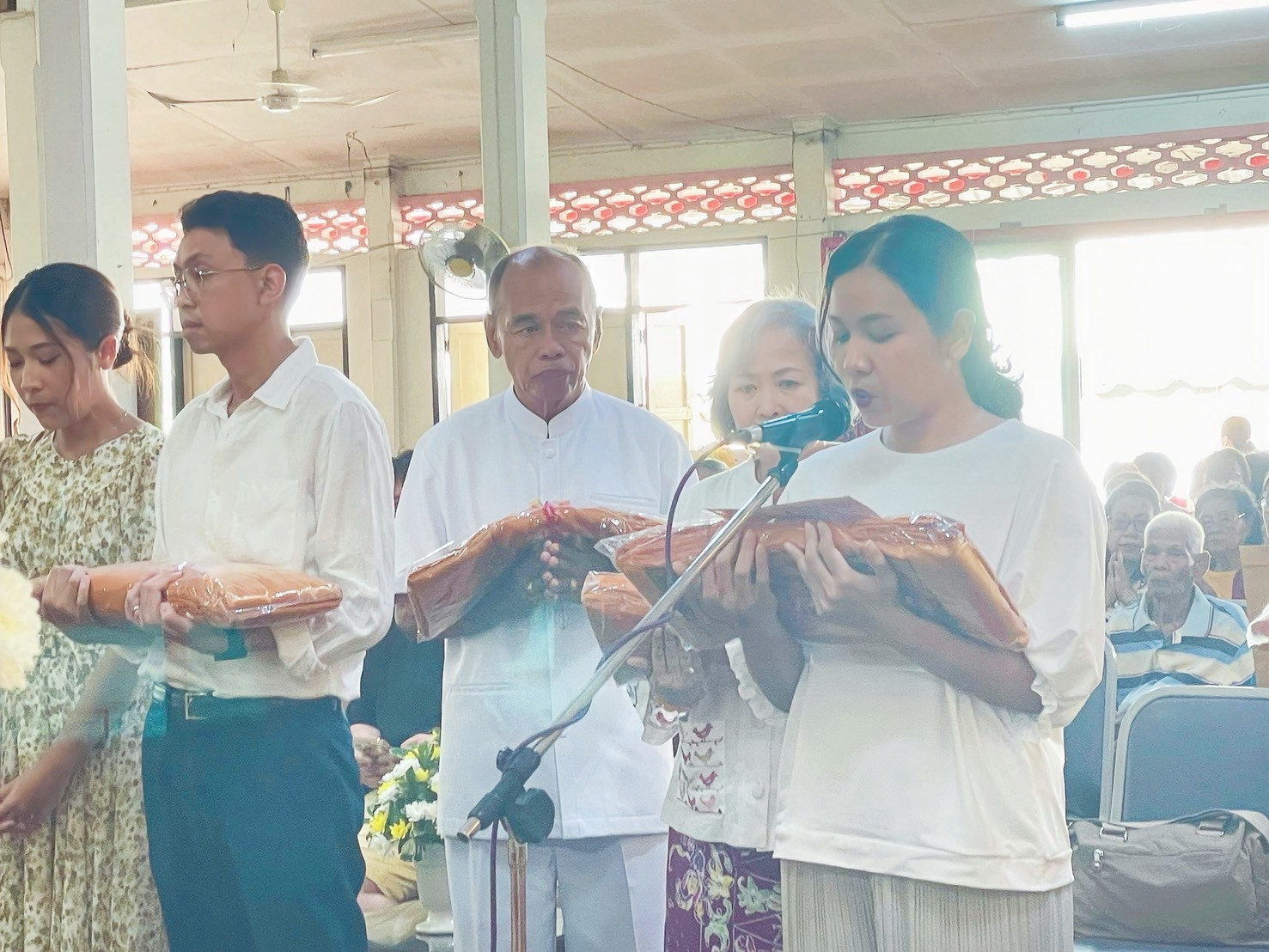 ภาพกล่าวคำถวายกฐินวัดทรายขาว