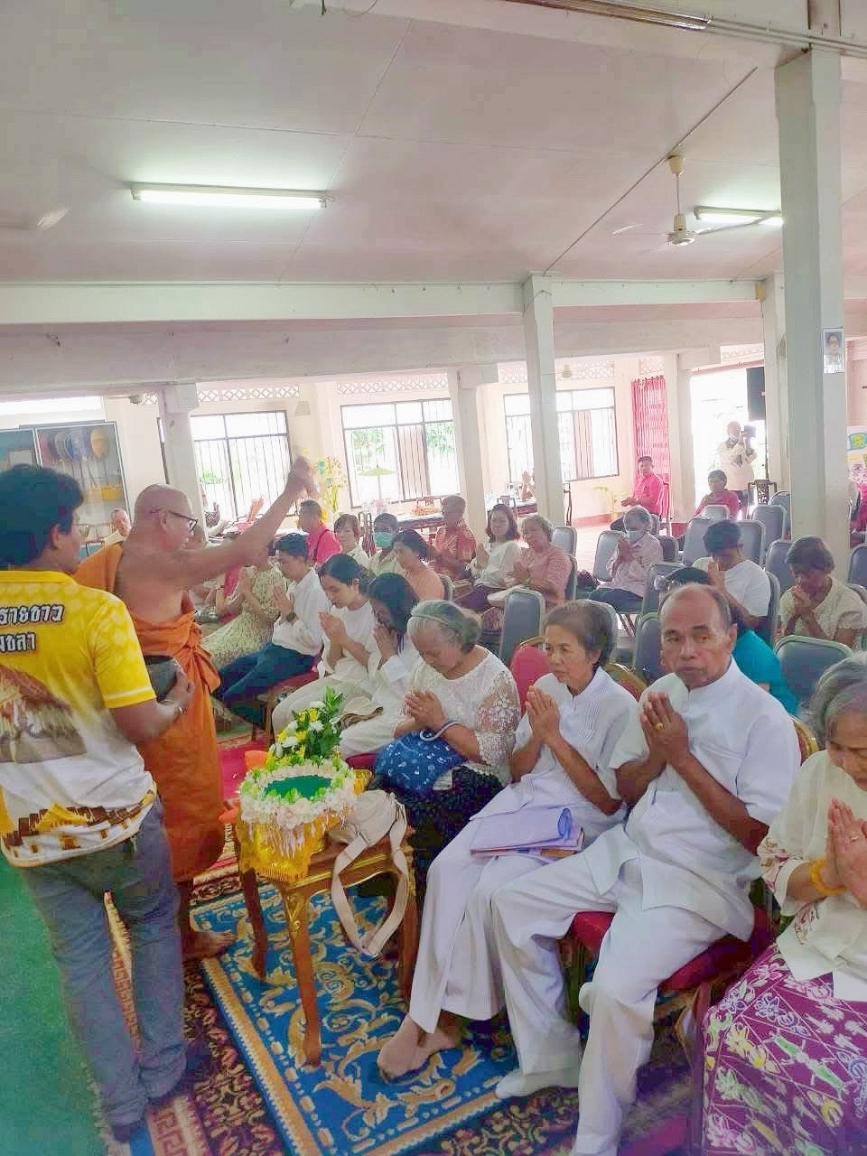 ภาพร่วมพิธีกรรมวัดทรายขาว