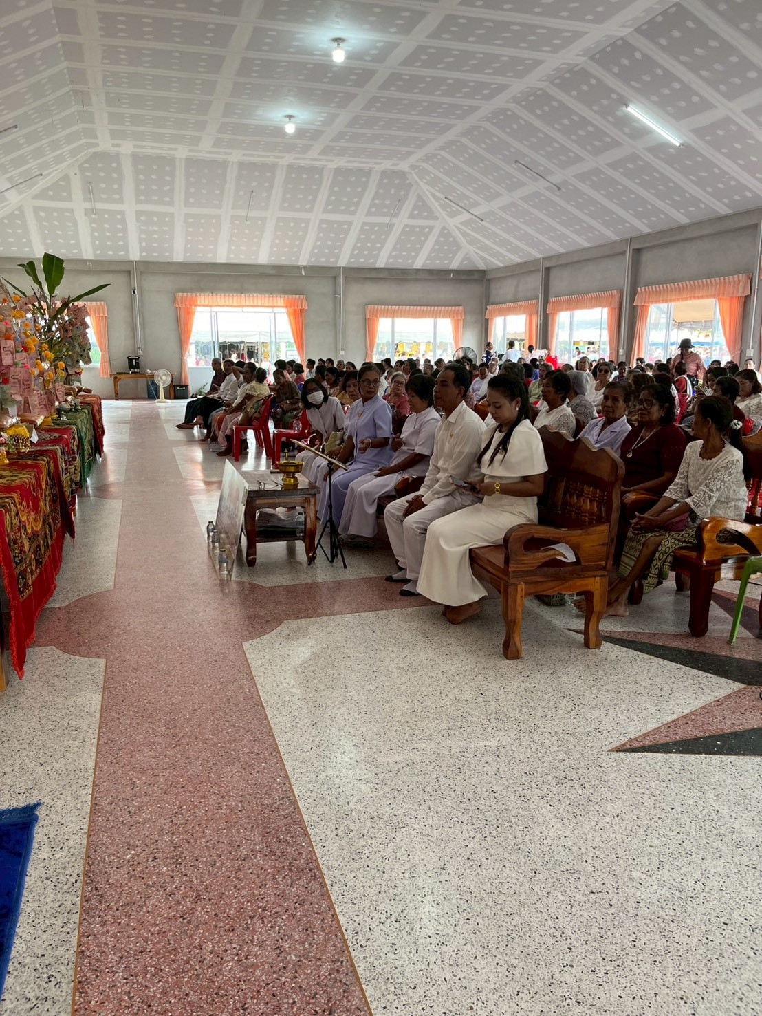 ภาพร่วมพิธีกรรมที่พักสงฆ์พรหมอุทิศ