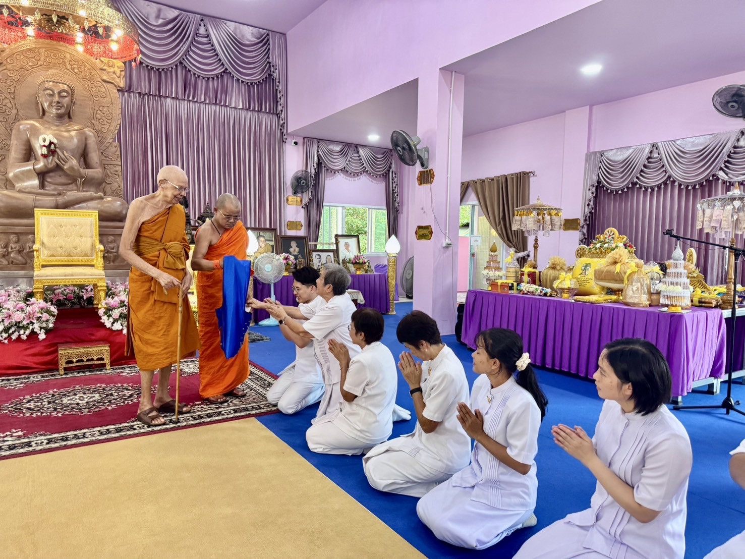 ภาพร่วมพิธีกรรมวัดน้ำน้อยนอก