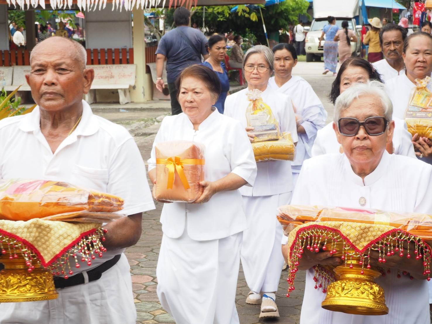 ภาพร่วมพิธีกรรมวัดพิทักษ์คลองขุด