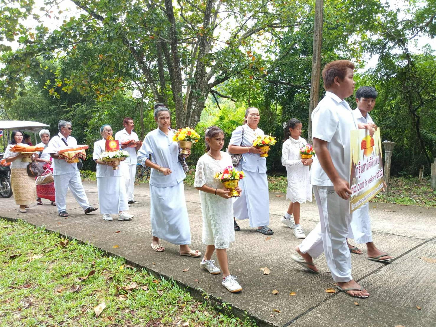 ภาพร่วมขบวนกฐินวัดถ้ำเขาจีนธีรประดิษฐ์