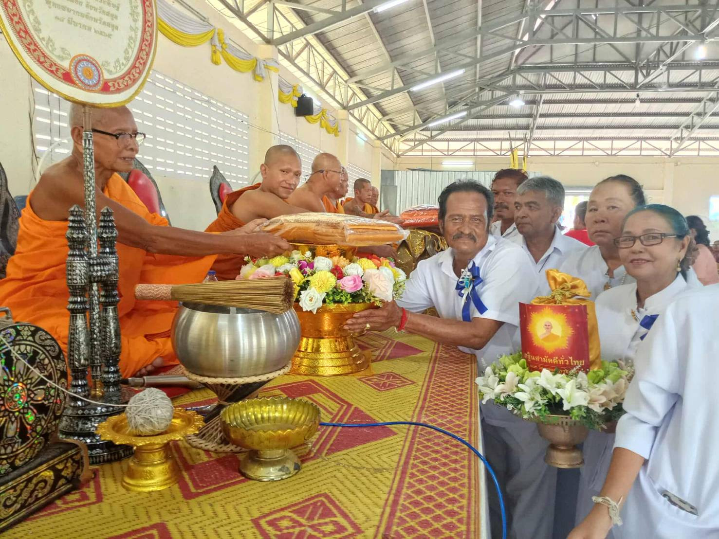 ภาพร่วมพิธีกรรมวัดถ้ำเขาจีนธีรประดิษฐ์