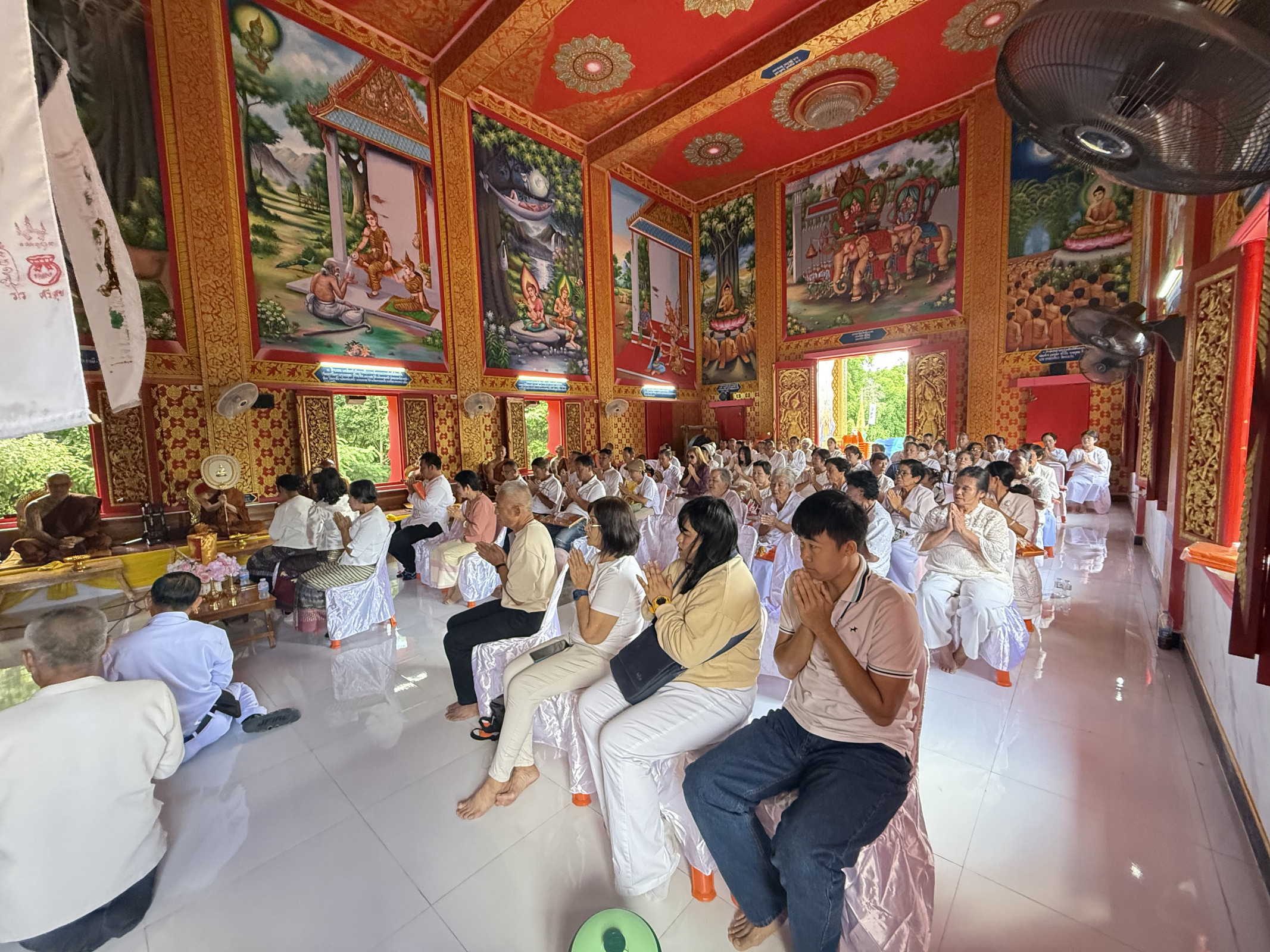 ภาพร่วมพิธีกรรมวัดต้นมื่น