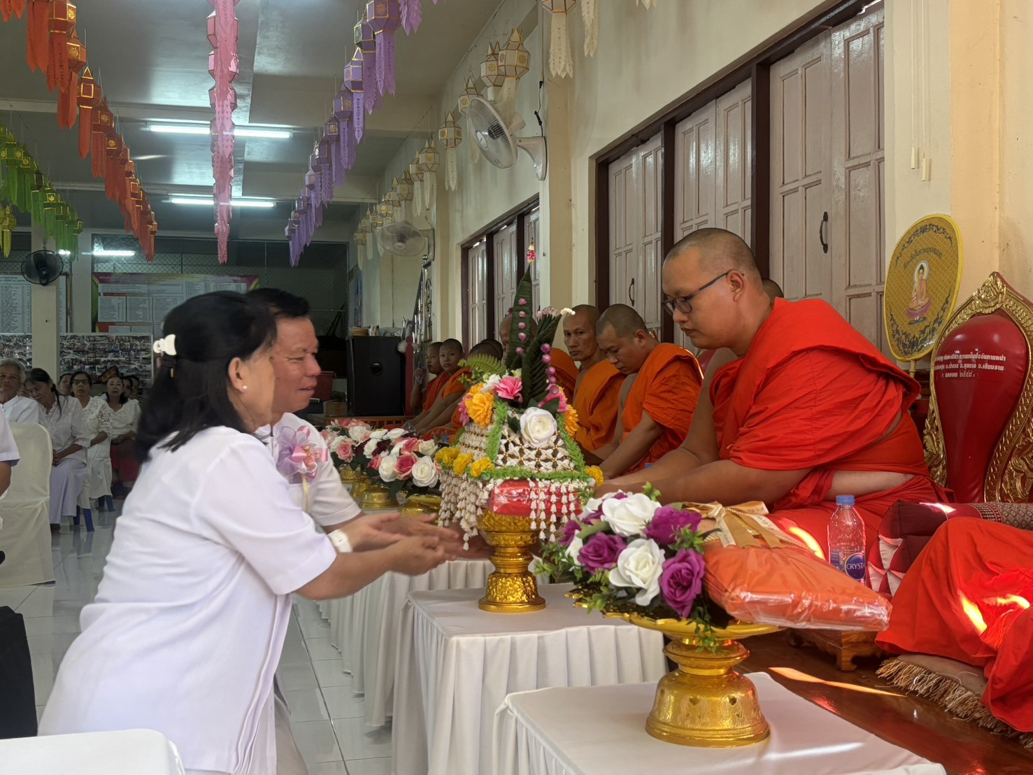 ภาพร่วมพิธีกรรมวัดร่องขุ่น