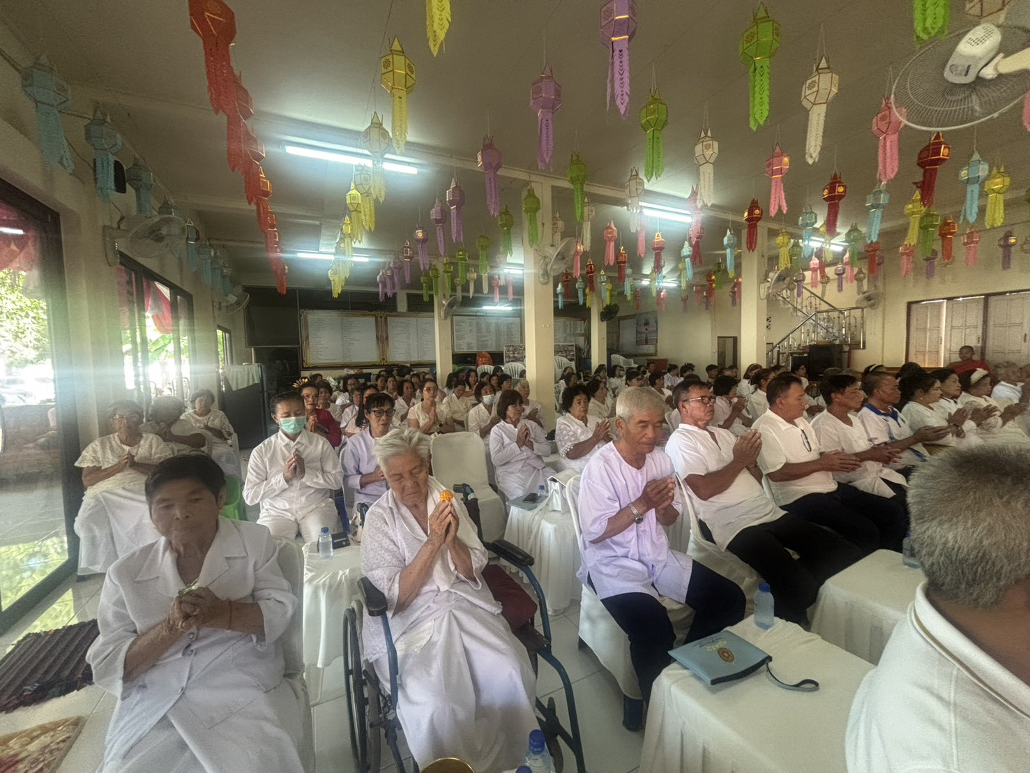 ภาพร่วมพิธีกรรมวัดร่องขุ่น