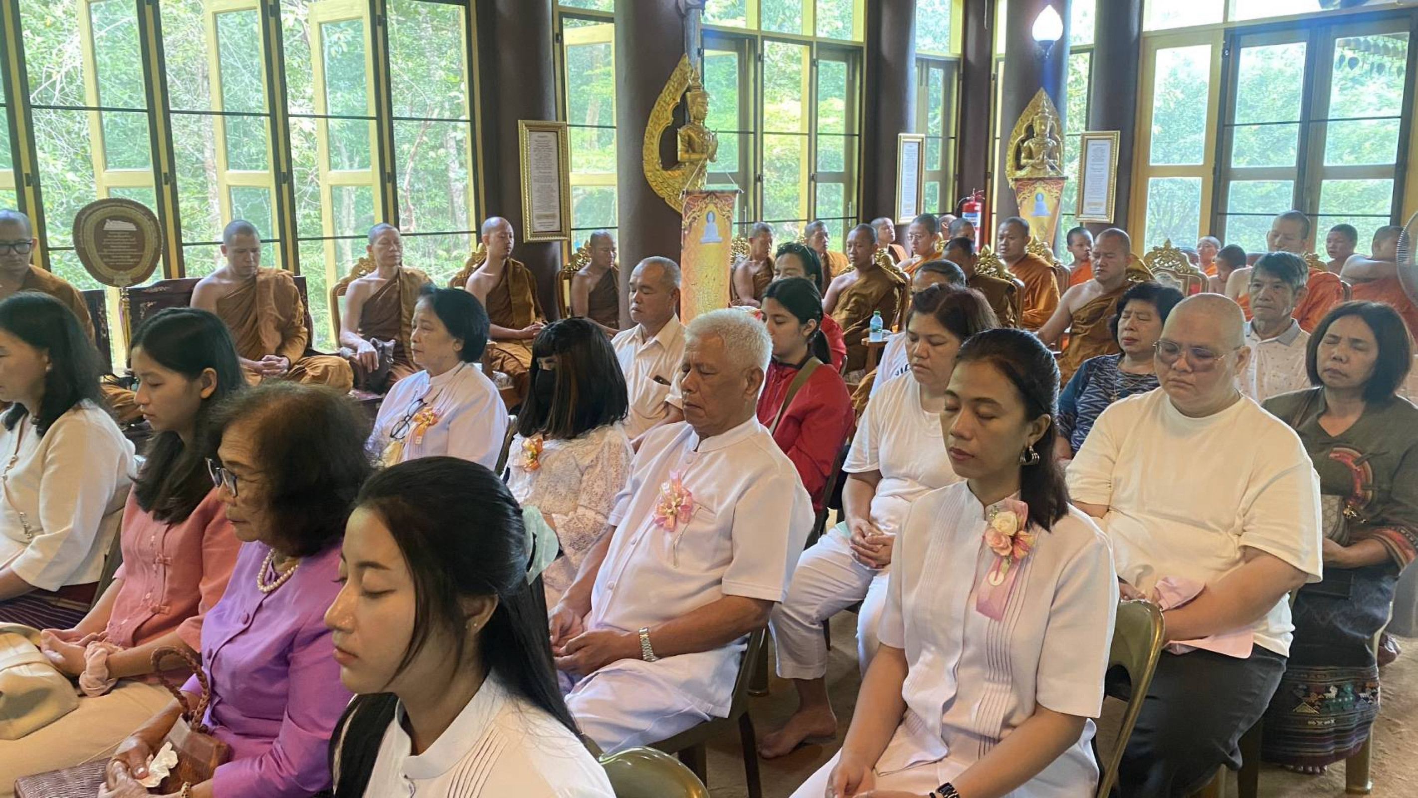 ภาพร่วมพิธีกรรมวัดพุทธอุทยานดอยอินทรีย์