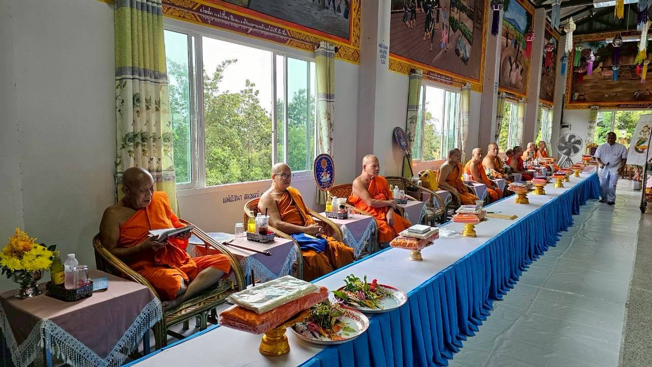 ภาพร่วมพิธีกรรมวัดเม็งราย