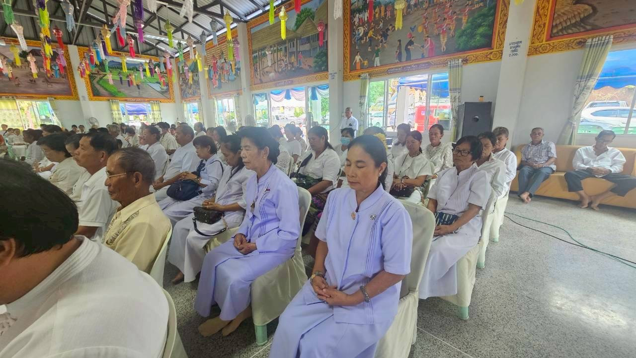ภาพร่วมพิธีกรรมวัดเม็งราย