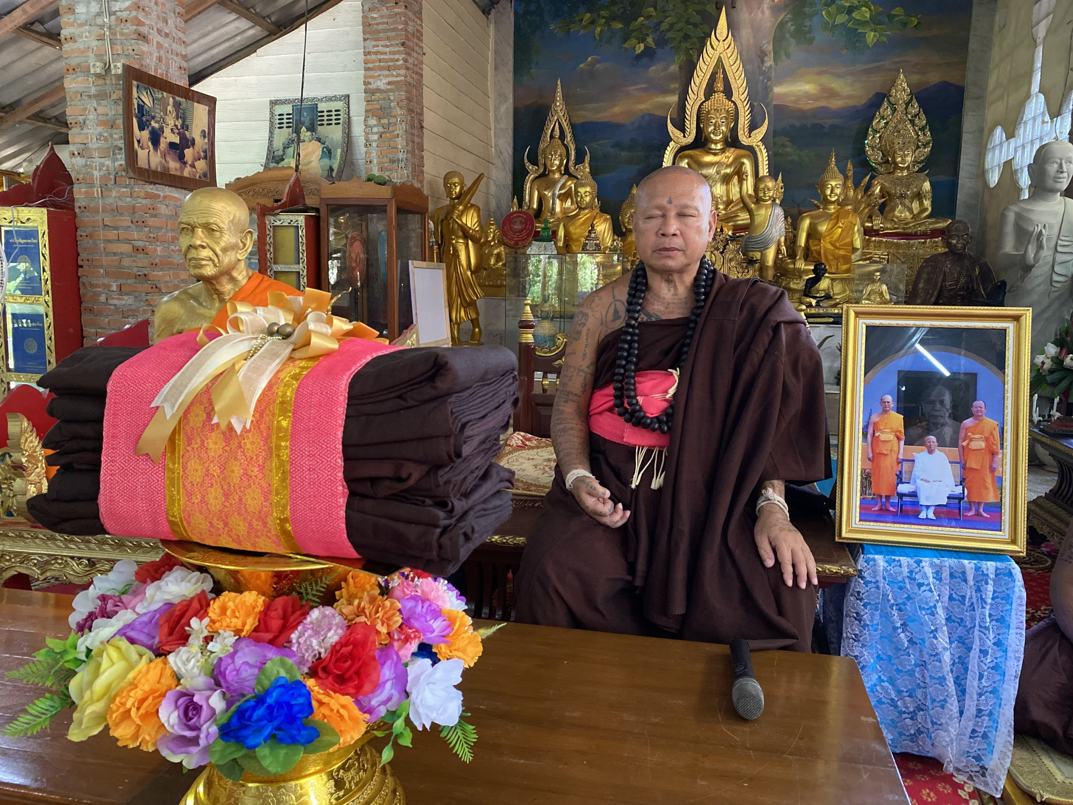 ภาพร่วมพิธีกรรมวัดถ้ำป่าอาชาทอง