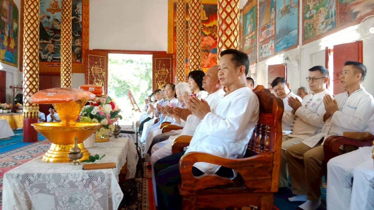 ภาพร่วมพิธีกรรมวัดสันหนองบัว