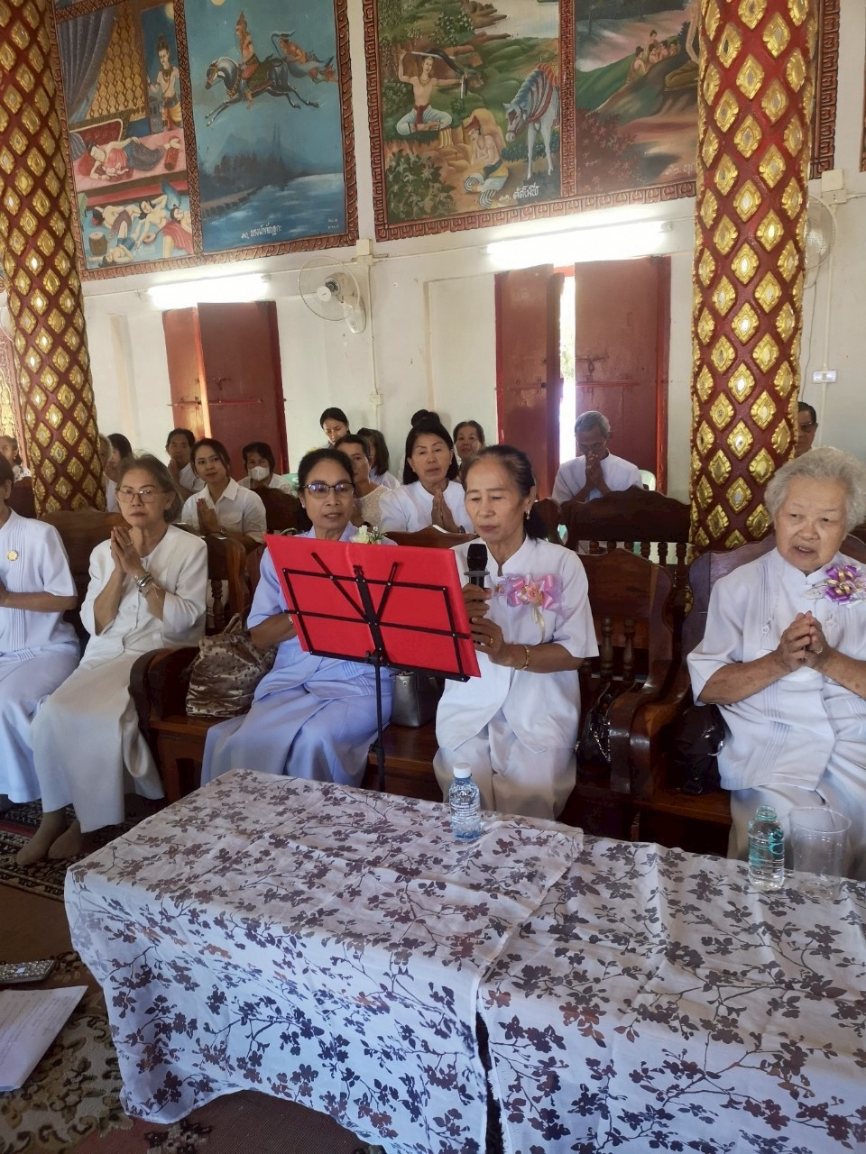 ภาพร่วมพิธีกรรมวัดสันหนองบัว