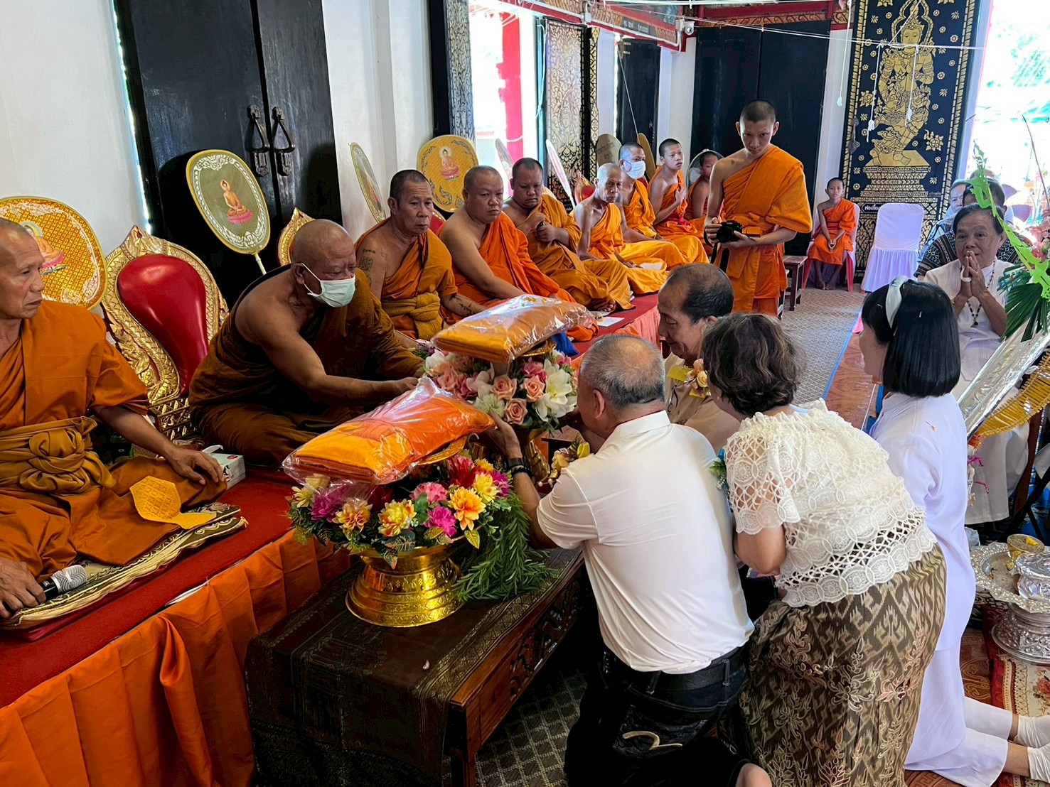 ภาพร่วมพิธีกรรมวัดลุง