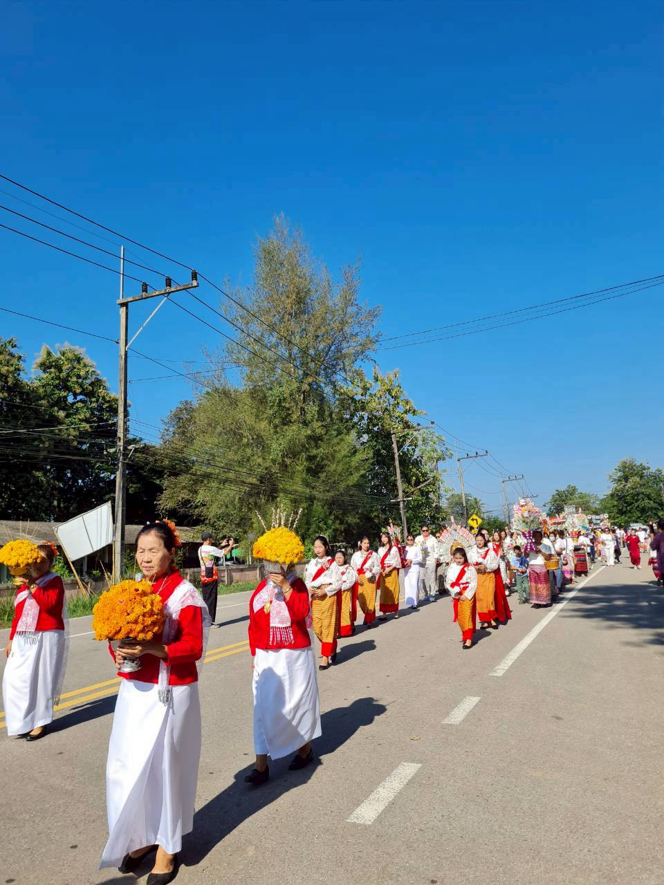 ภาพร่วมพิธีกรรมวัดสบกก