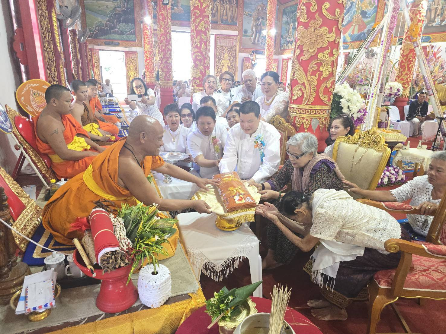 ภาพร่วมพิธีกรรมวัดปงสนุก