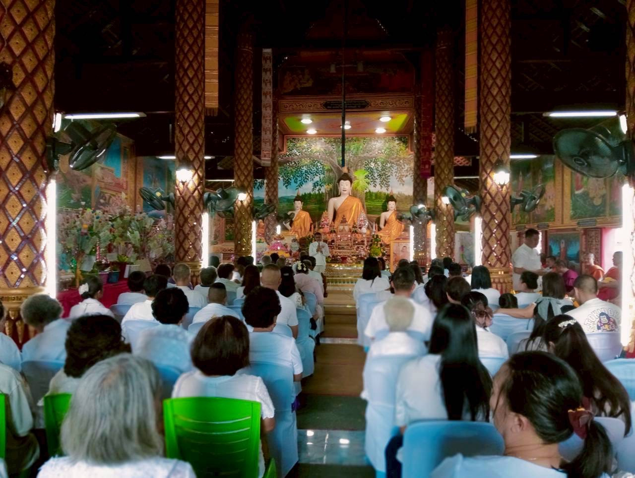 ภาพร่วมพิธีกรรมวัดร่องกู่