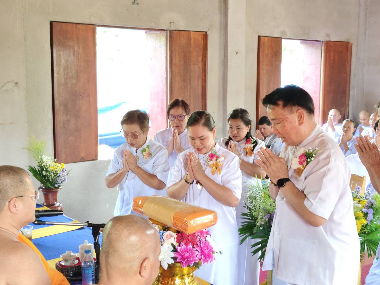 ภาพร่วมพิธีกรรมวัดปิงโค้ง