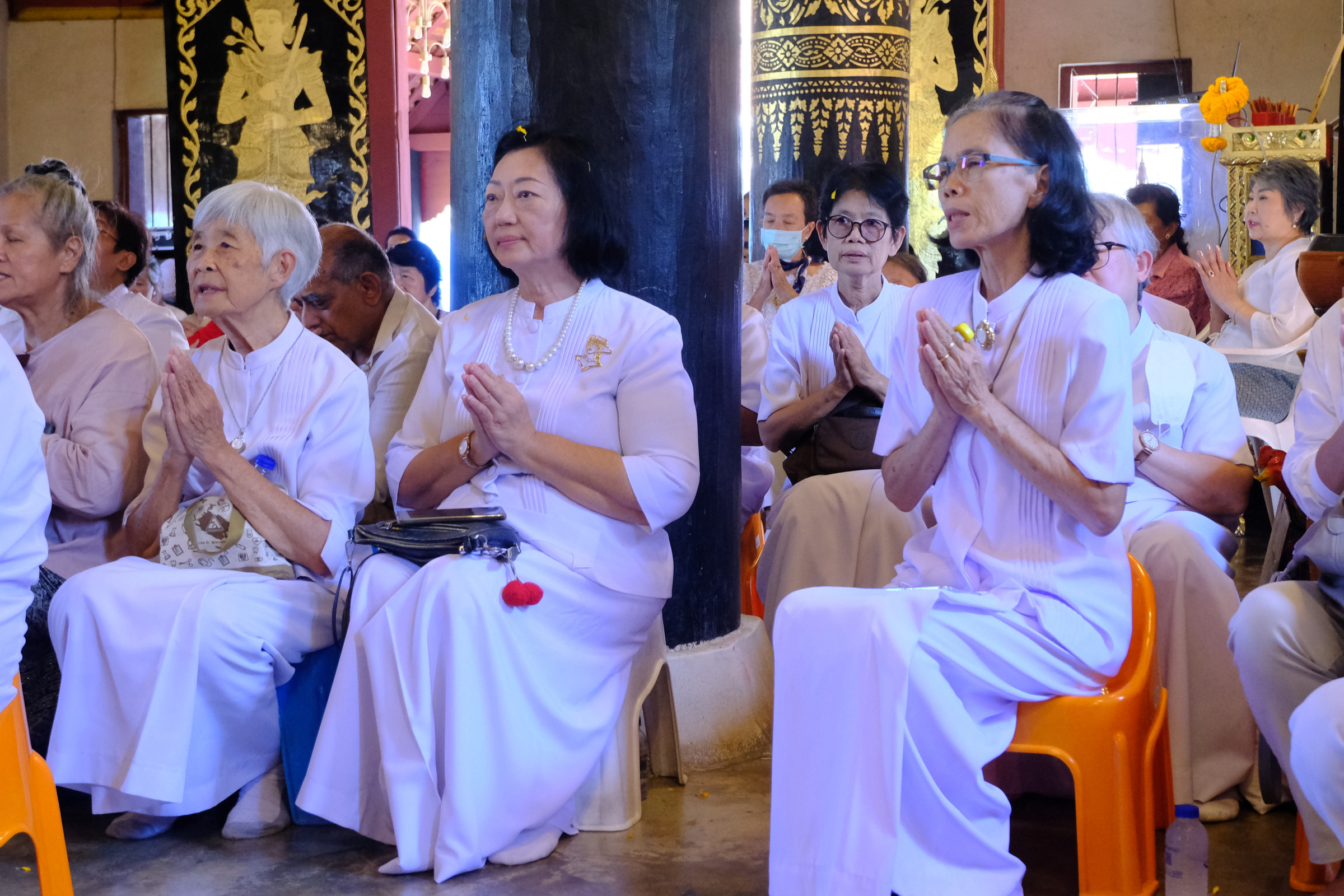 ภาพร่วมพิธีกรรมวัดหนองก๋าย