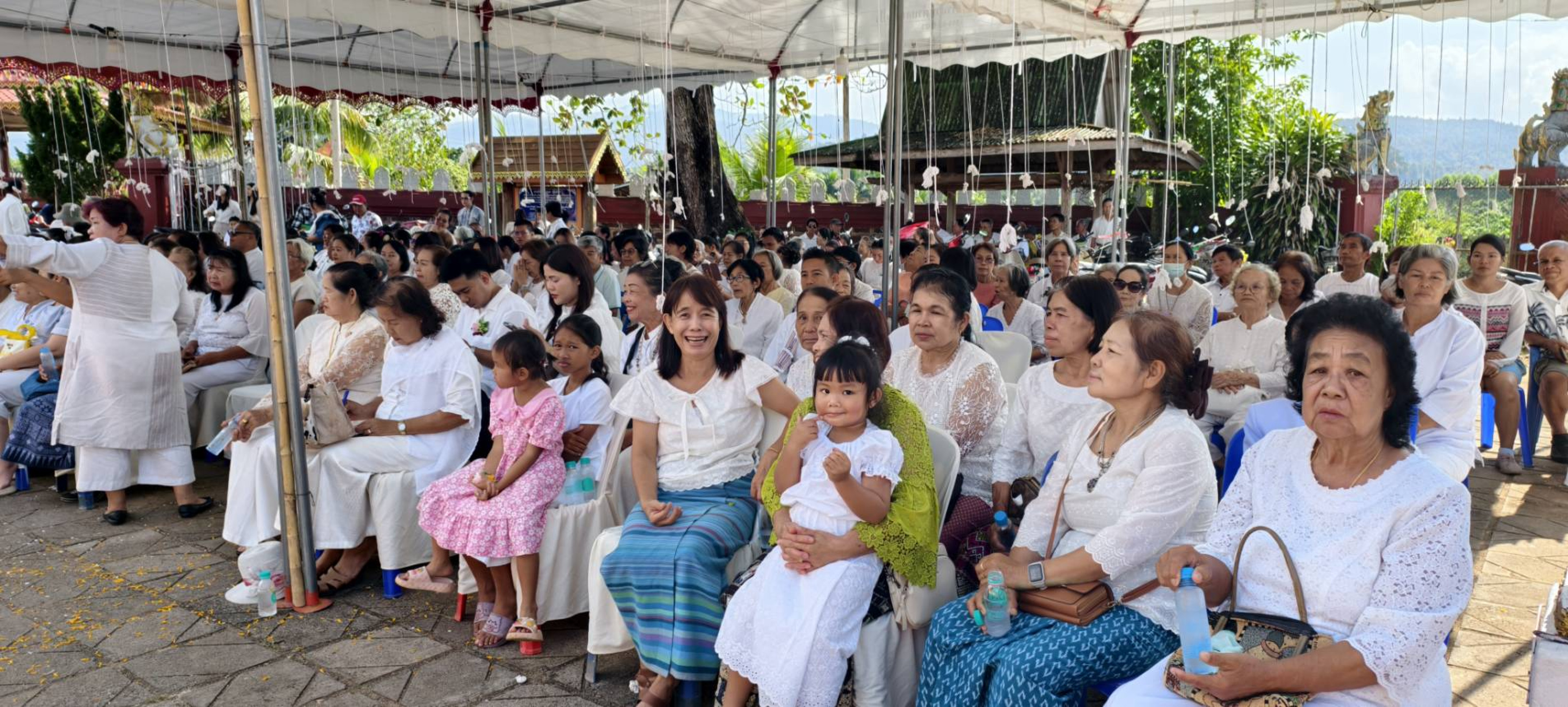 ภาพร่วมพิธีกรรมวัดบ้านแพะ