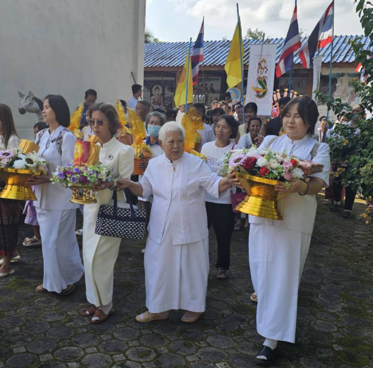 ภาพร่วมพิธีกรรมวัดกองขากหลวง