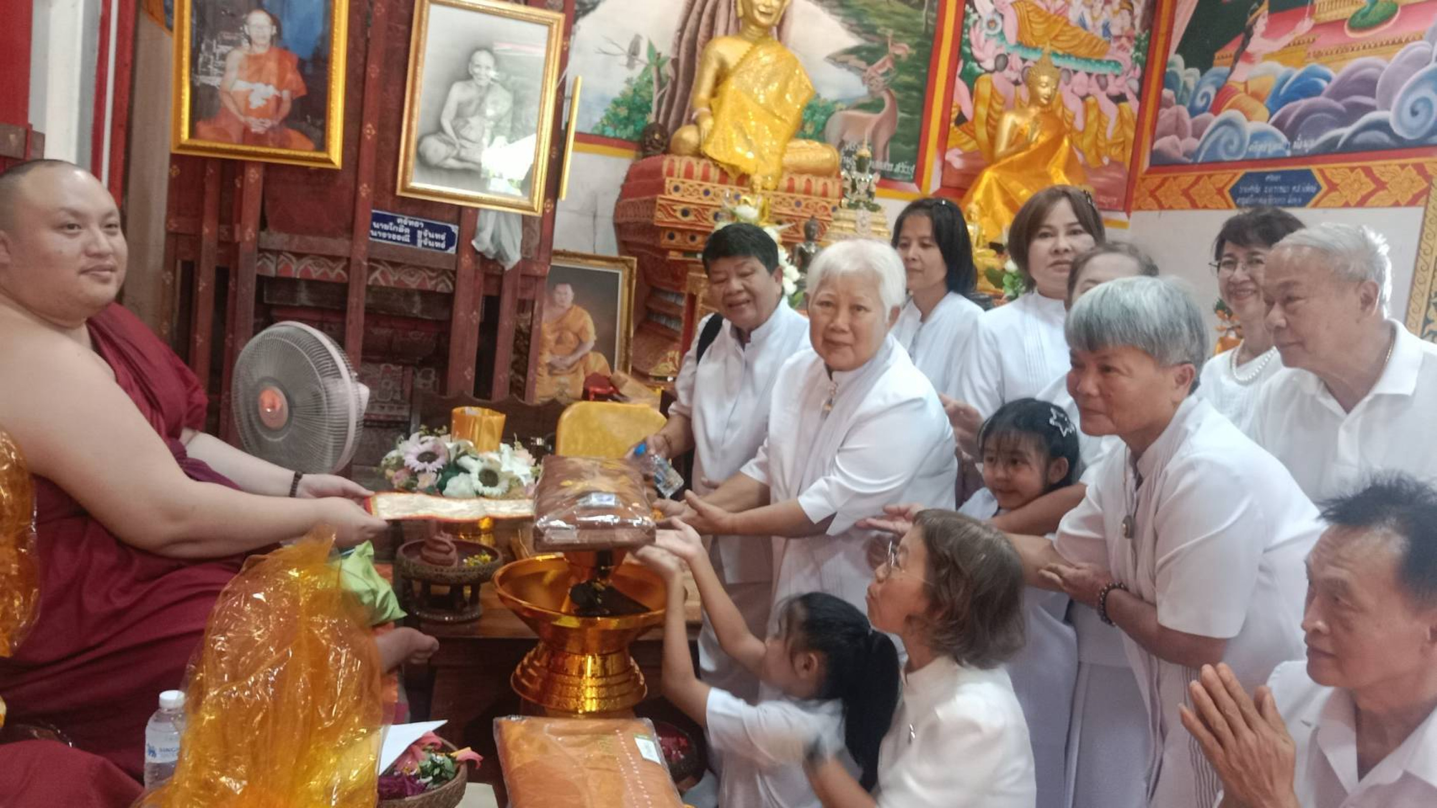 ภาพร่วมพิธีกรรมวัดกองขากหลวง