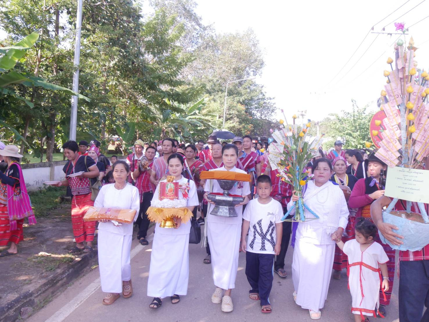 ภาพร่วมพิธีกรรมวัดจันทร์