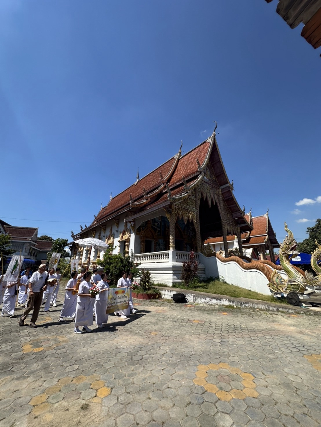 ภาพร่วมขบวนกฐินวัดพระธาตุโขงขาว