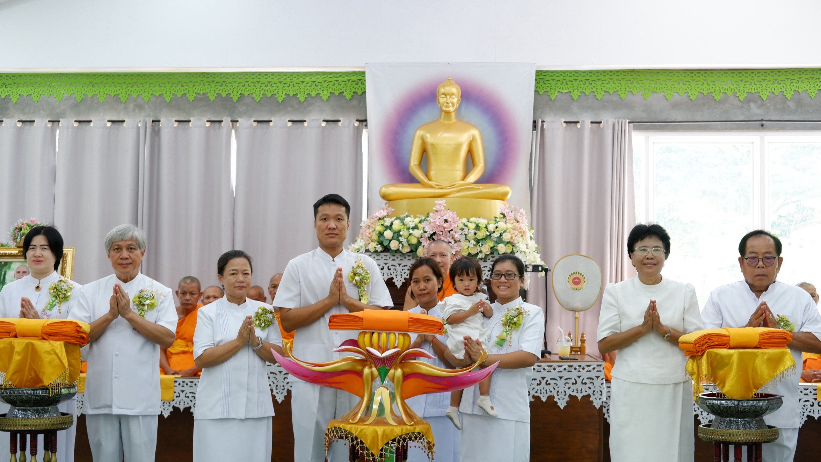 ภาพร่วมพิธีกรรมศูนย์ปฏิบัติธรรมดอยหล่อ