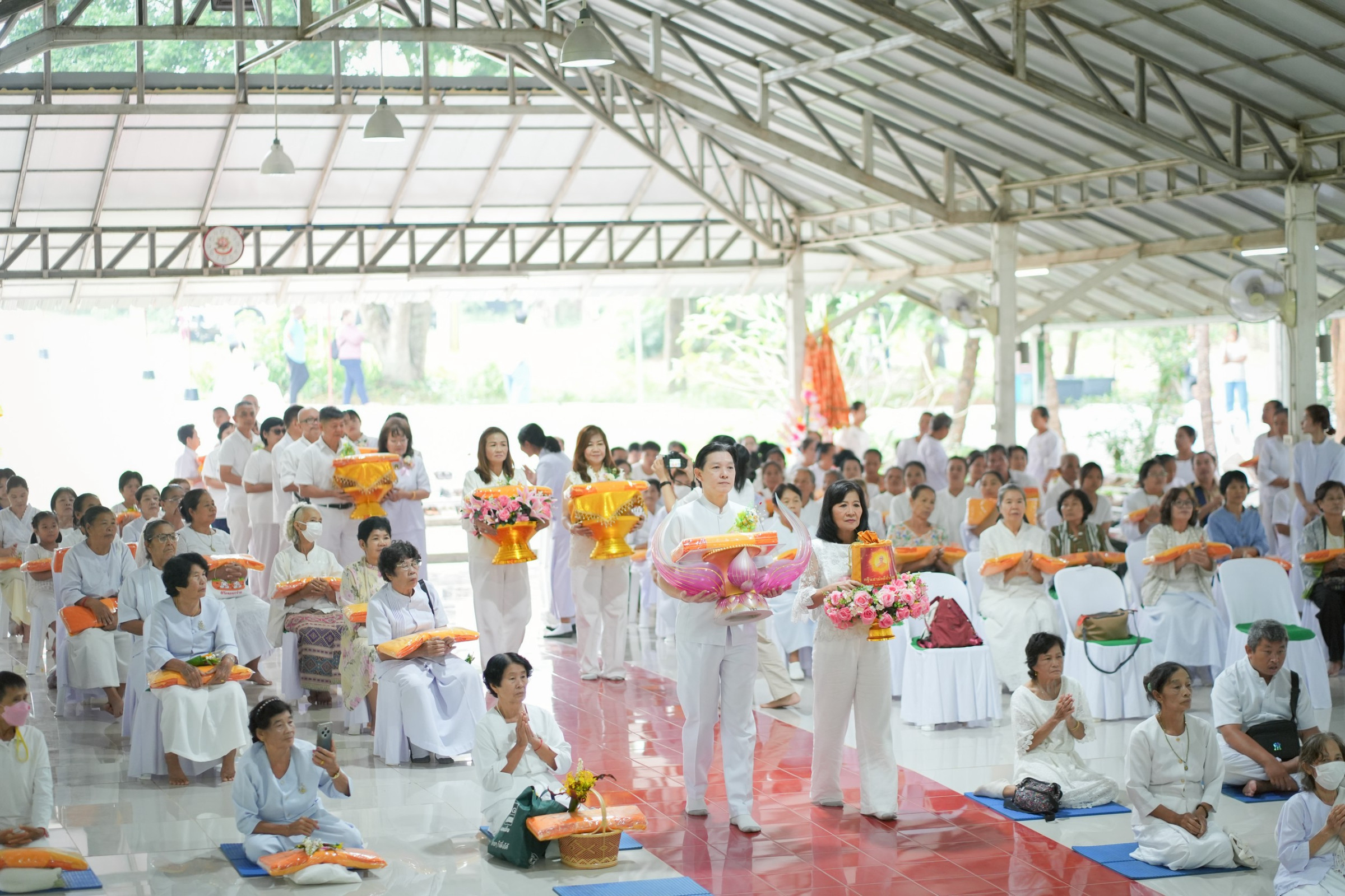 ภาพร่วมพิธีกรรมธุดงคสถานลุ่มน้ำฝาง
