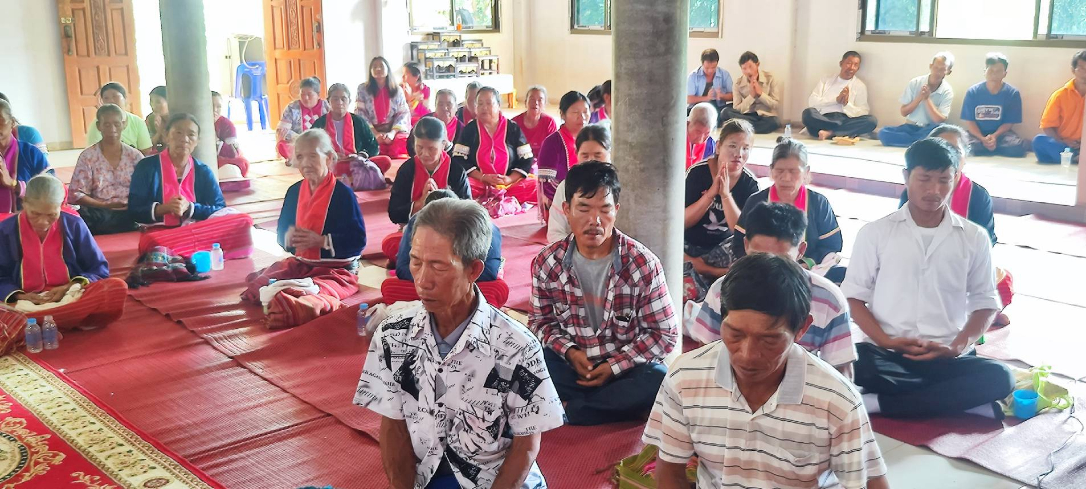 ภาพร่วมพิธีกรรมสำนักสงฆ์บ้านปะหล่องห้วยจะนุ