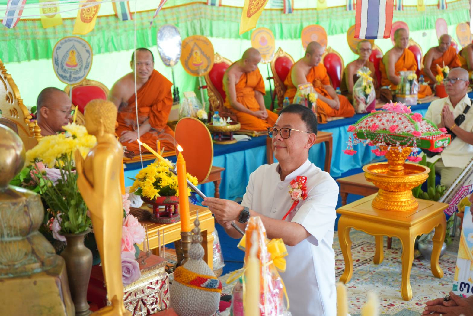 ภาพร่วมพิธีกรรมวัดน้ำตกแม่กลาง