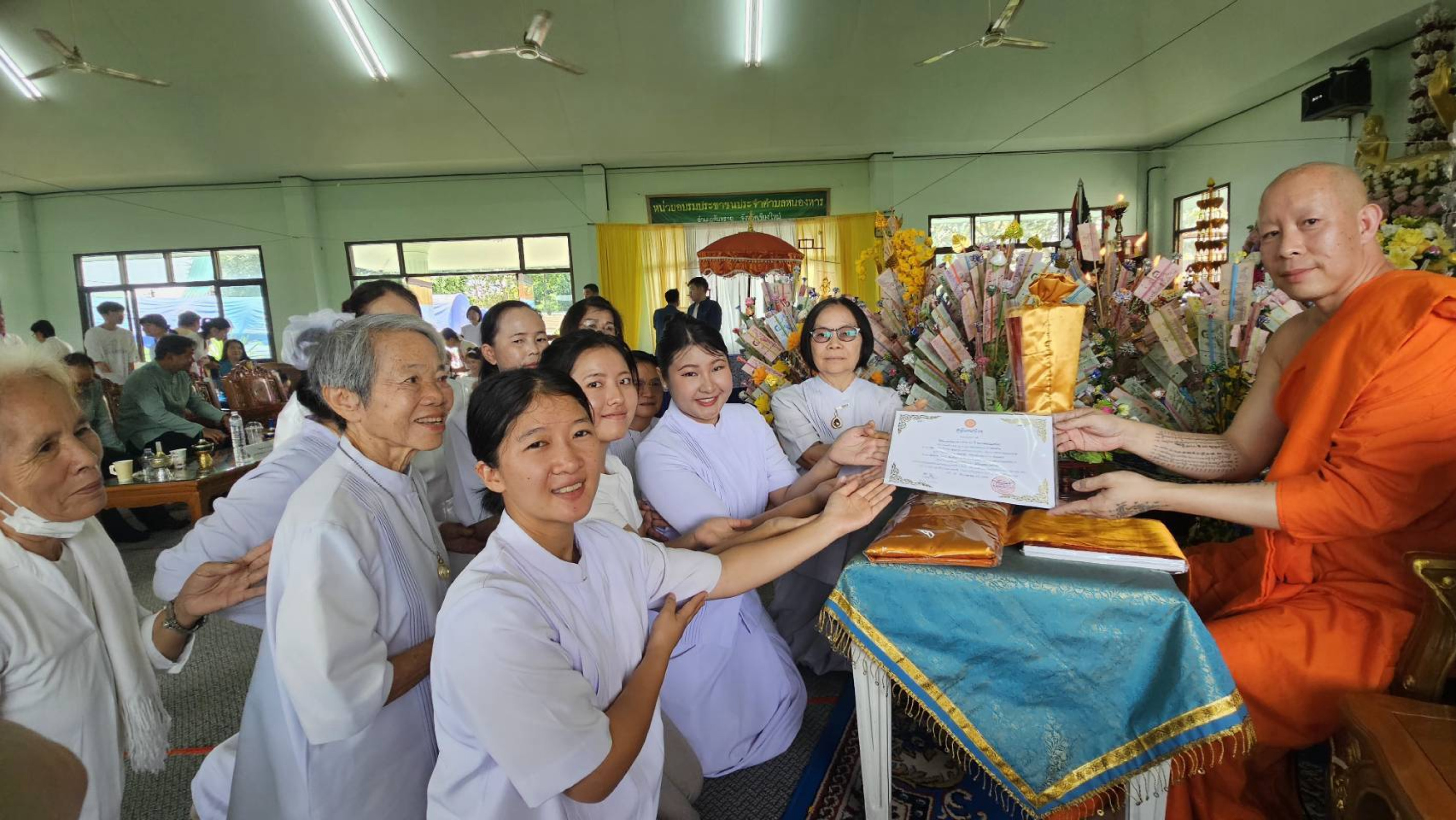 ภาพร่วมพิธีกรรมวัดทุ่งหมื่นน้อย