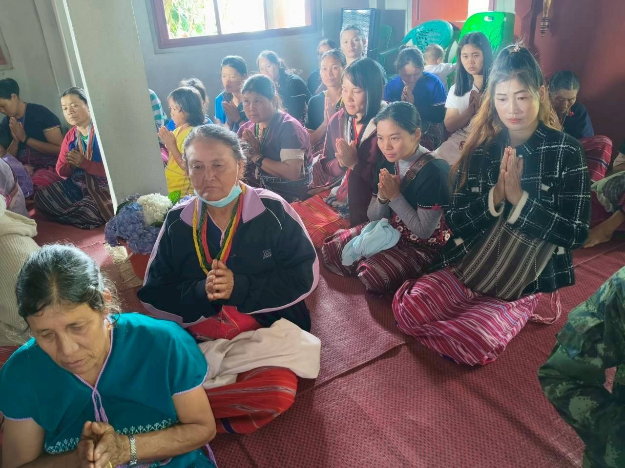 ภาพร่วมพิธีกรรมวัดอาศรมรัตนคีรี