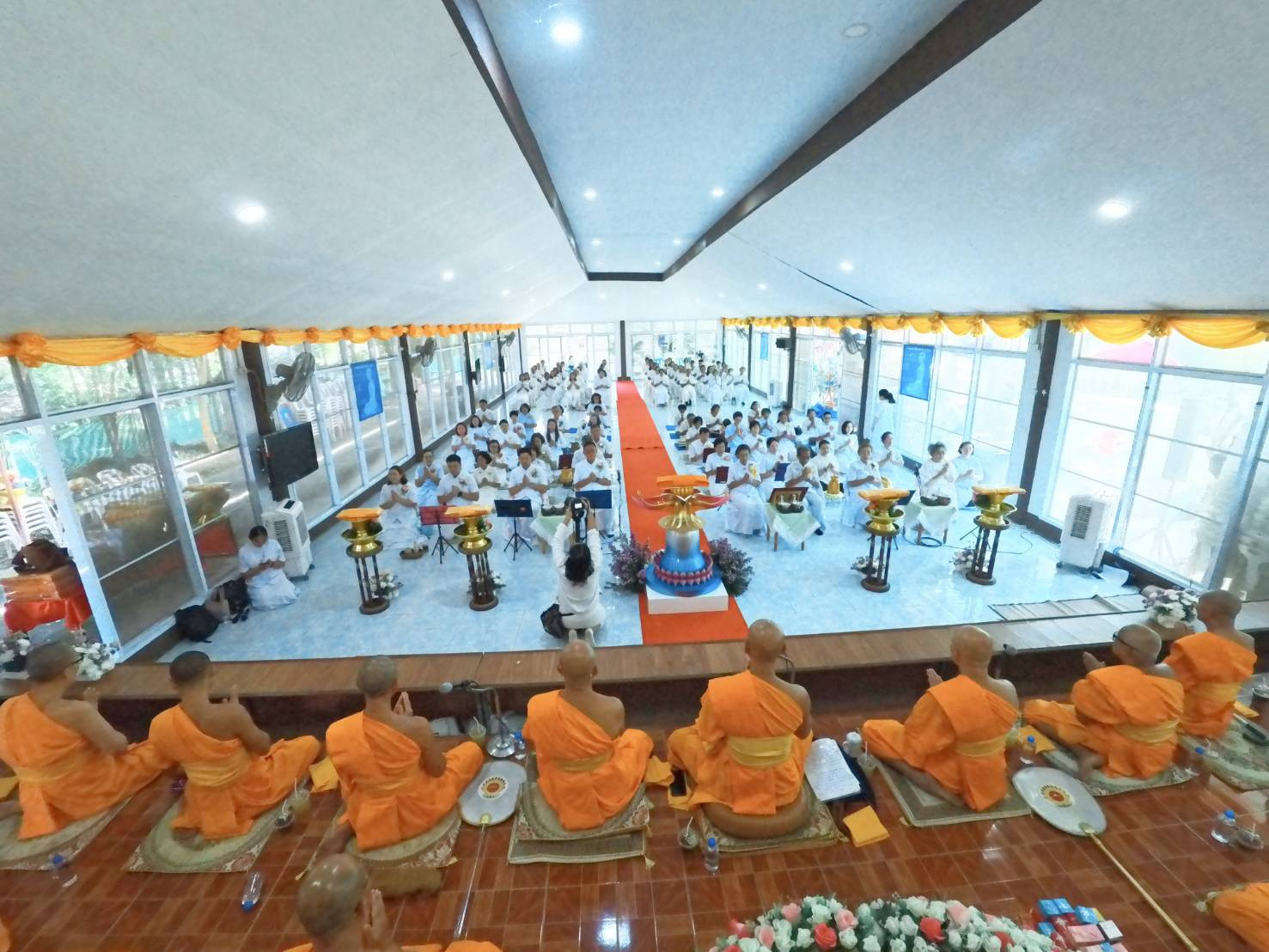 ภาพร่วมพิธีกรรมวัดห้วยตองสัก